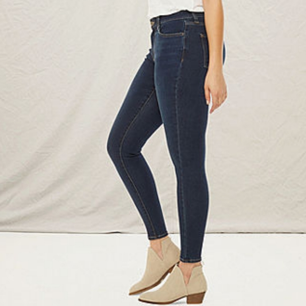 BNWT A.N.A. Jean Jeggings